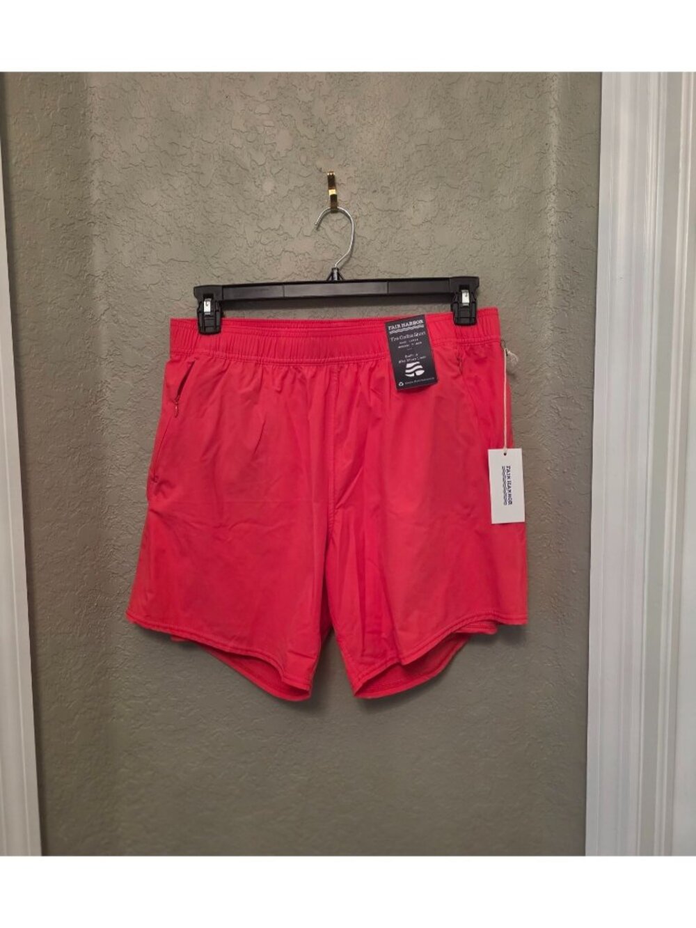 Fair Harbor Ladies Corliss Shorts Coral L NEW Lined Hybrid Performance